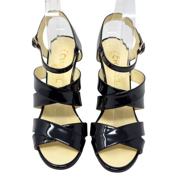 CHANEL Black and Gold Heels with Sculptural Design - Picture 6 of 11